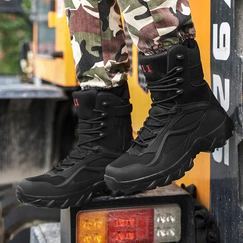 Men's boots with robust sole and breathable mesh design