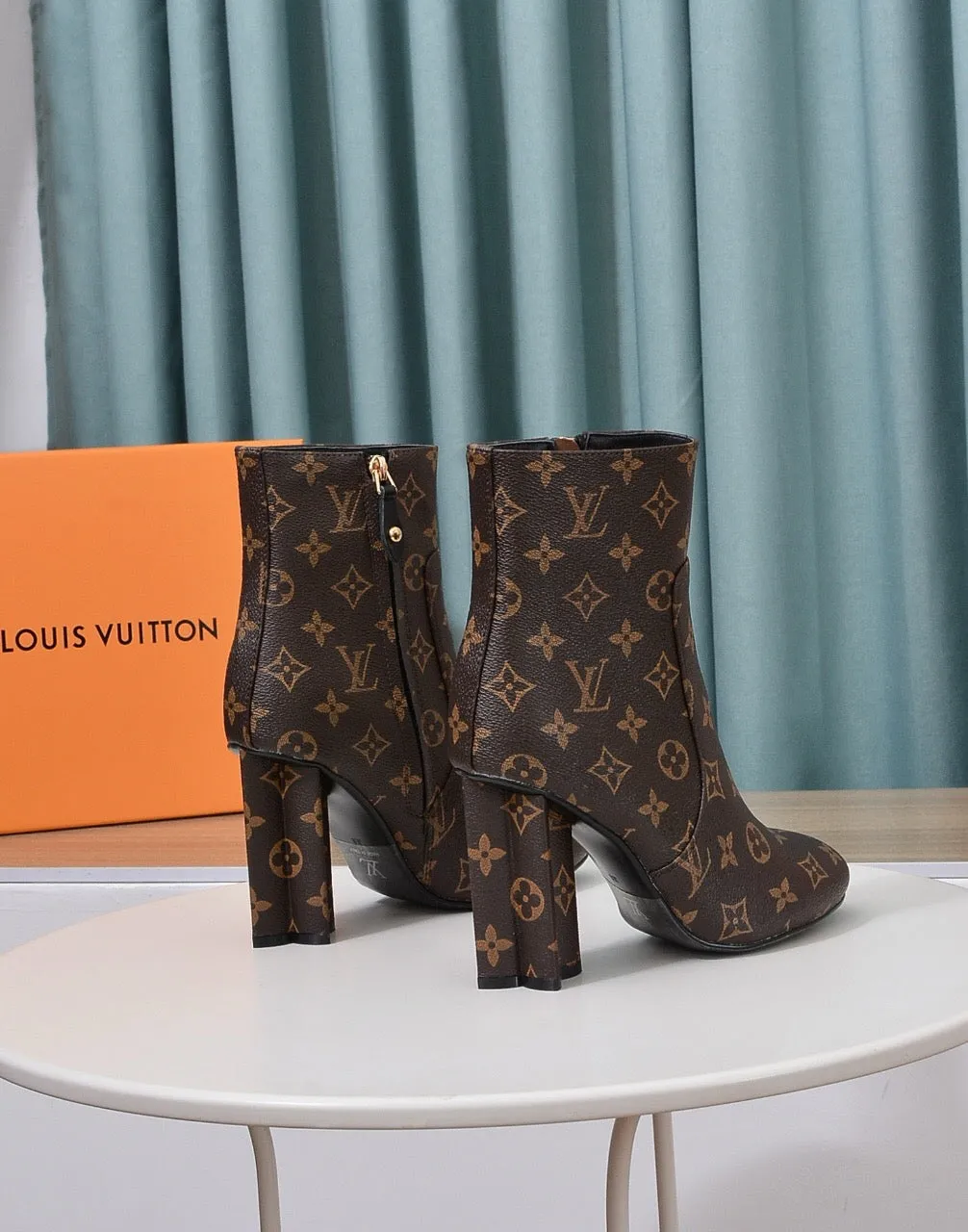 SE1455 LV Silhouette Ankle Boot / Size5-11