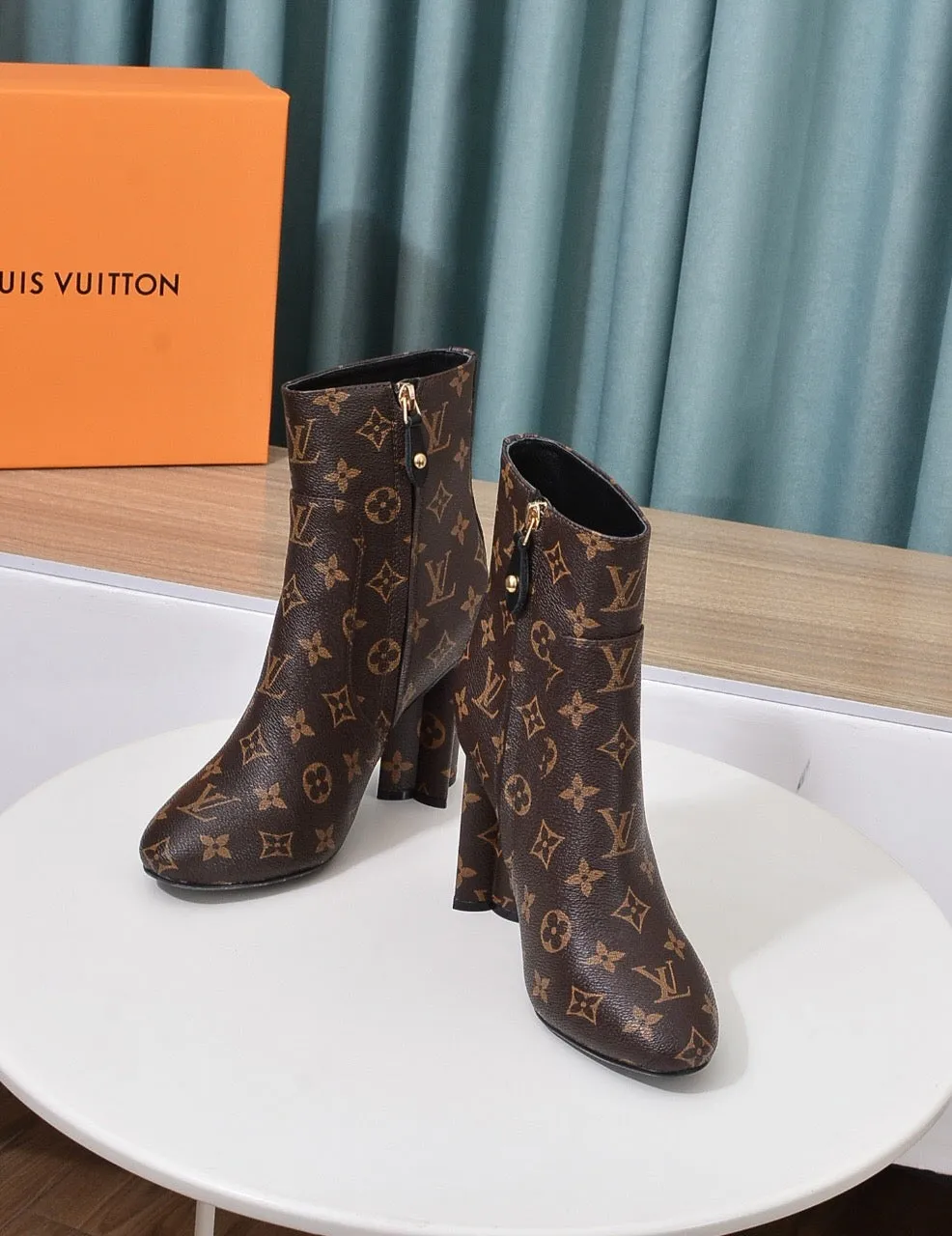 SE1455 LV Silhouette Ankle Boot / Size5-11