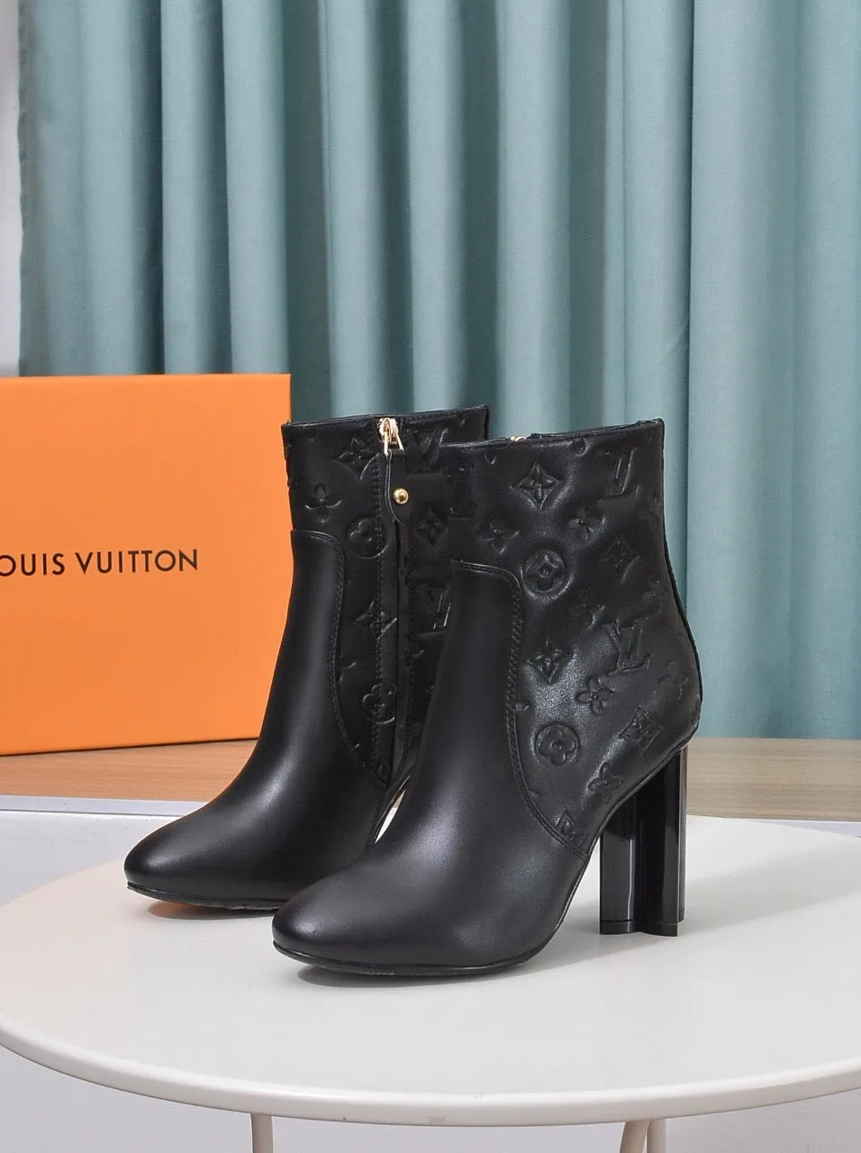 SE1455 LV Silhouette Ankle Boot / Size5-11